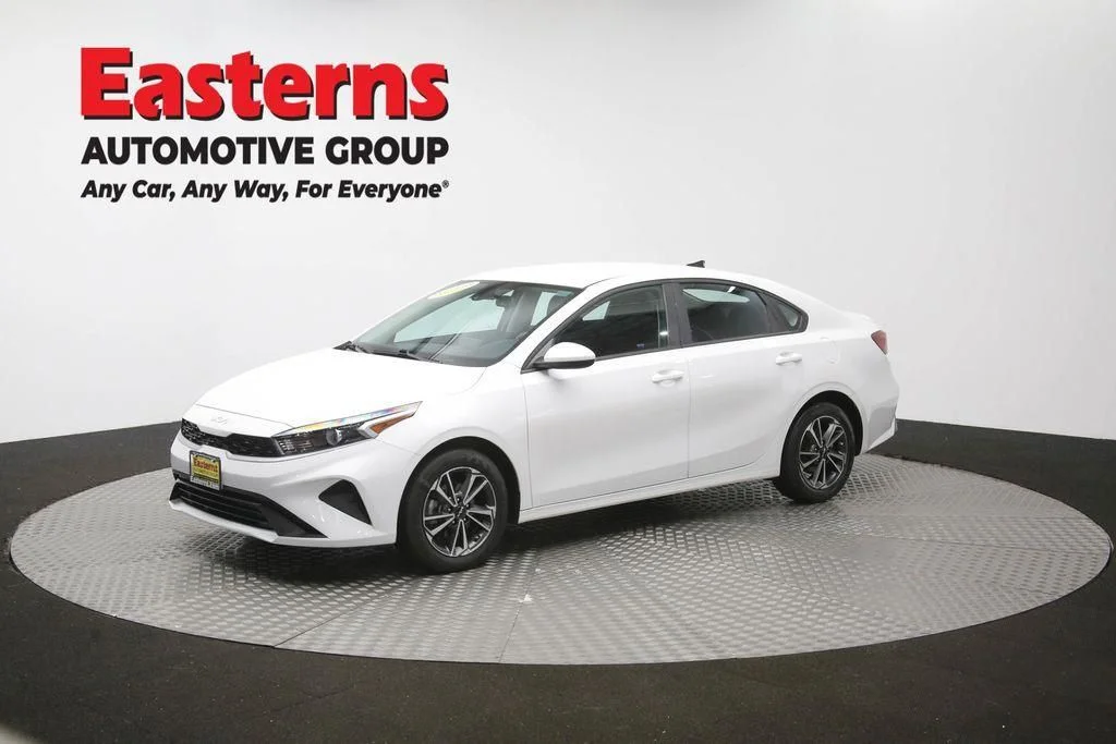 Used 2023 White Kia LXS image 57