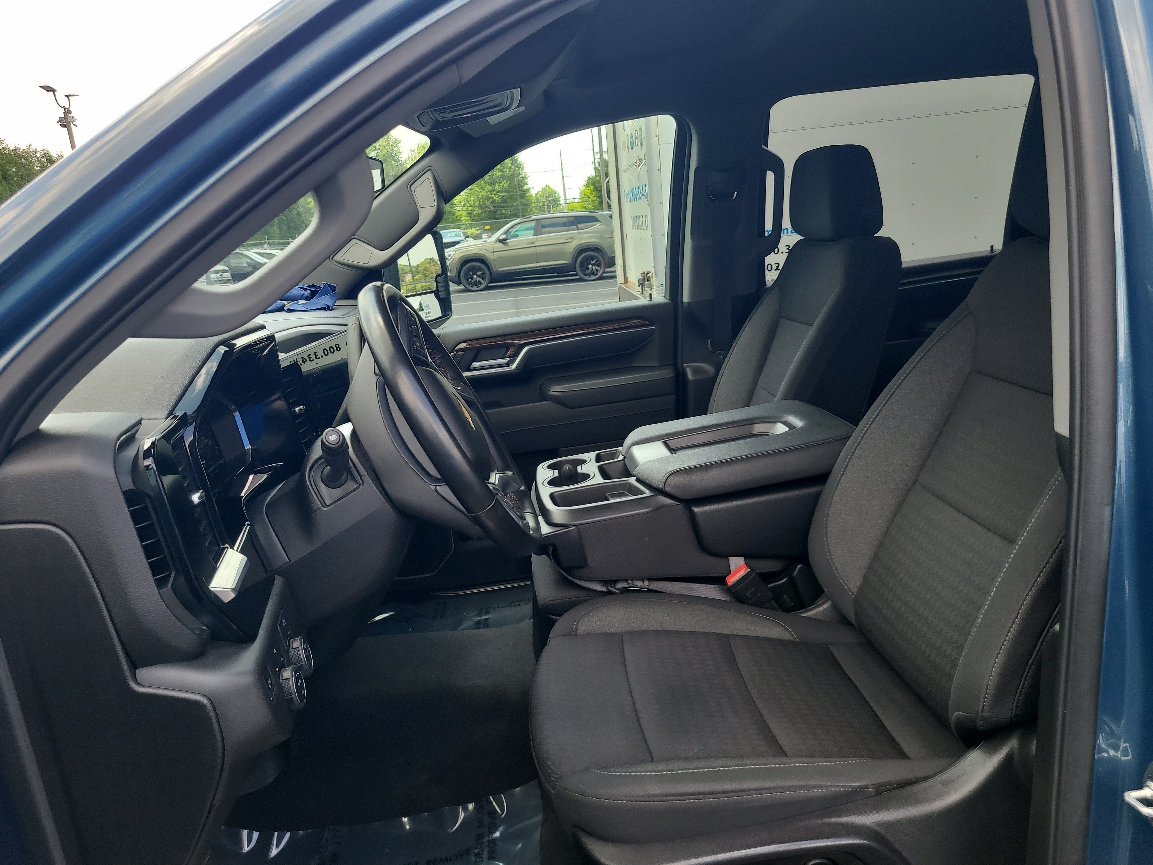 Used 2025 Lakeshore Blue Metallic Chevrolet LT image 14