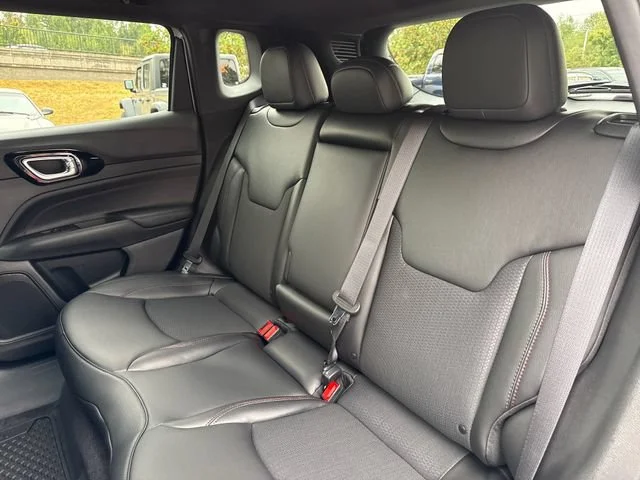 New 2026 Silver Zynith Metallic Clearcoat Jeep Trailhawk image 18