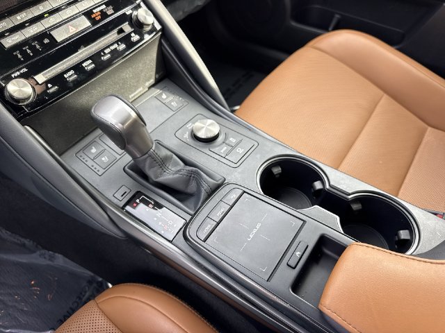 2025 Lexus IS 300 - Photo 21