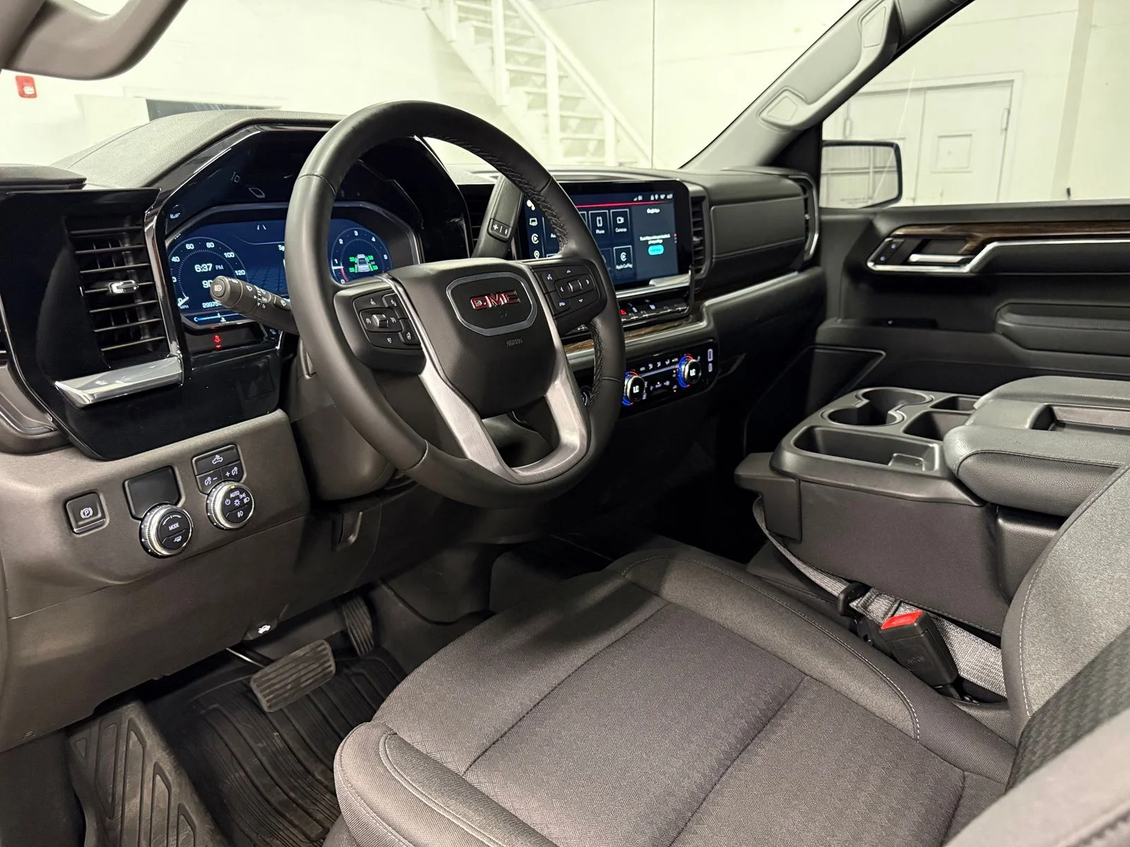 Used 2024 Black GMC Elevation image 16
