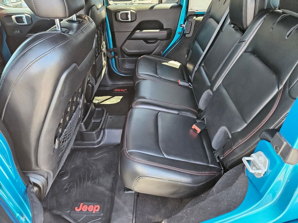 Used 2020 Bikini Pearl Coat Jeep Unlimited Rubicon image 15