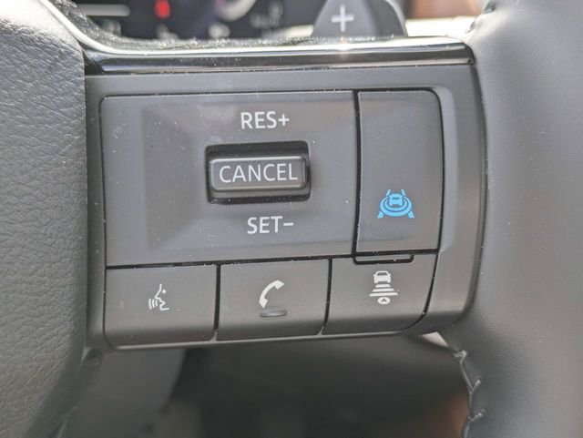 Used 2026 White Nissan Platinum image 26