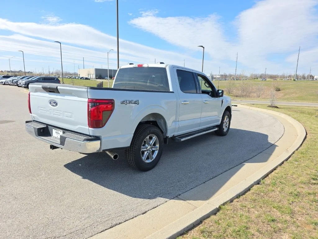 Used 2025 White Ford XLT image 5