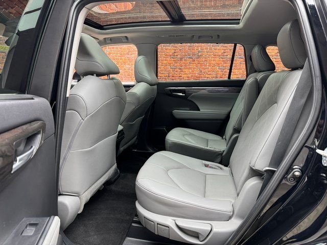 2023 Toyota Highlander Platinum - Photo 21