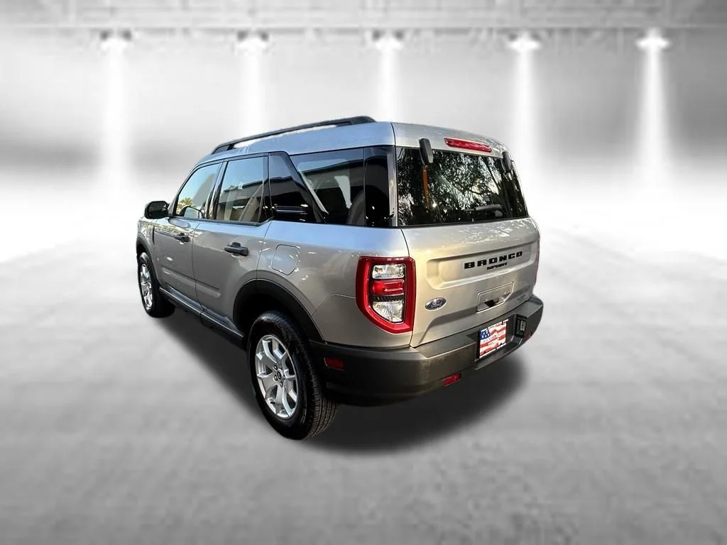 Certified Used 2022 Silver Metallic Ford Base image 7