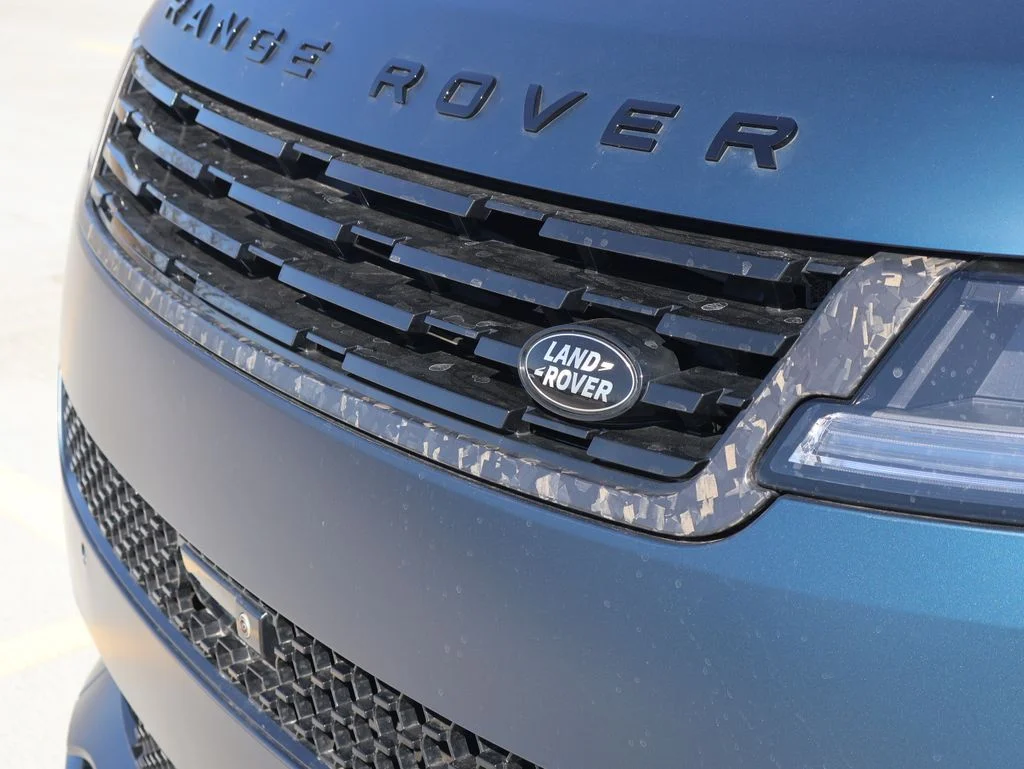 Certified Used 2025 Blue Nebula in Matte Land Rover SV Edition Two image 5
