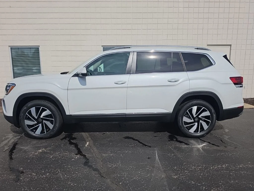New 2026 Opal White Pearl Volkswagen 2.0T SEL image 2