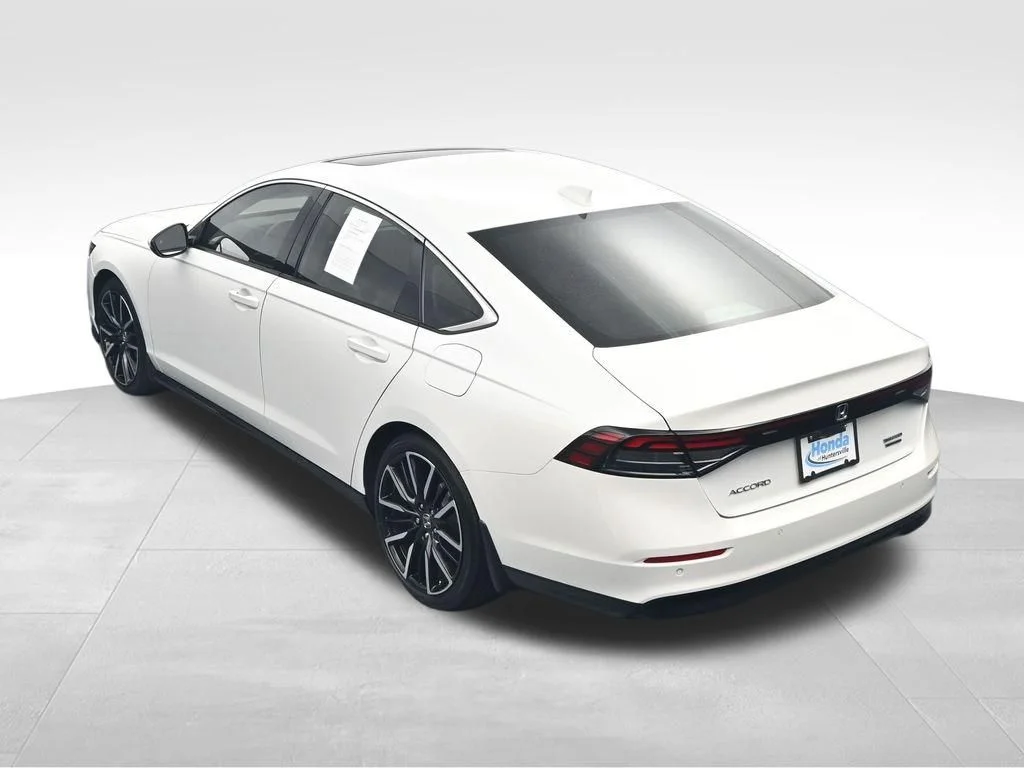Certified Used 2024 Platinum White Pearl Honda HYBRID TRG image 28