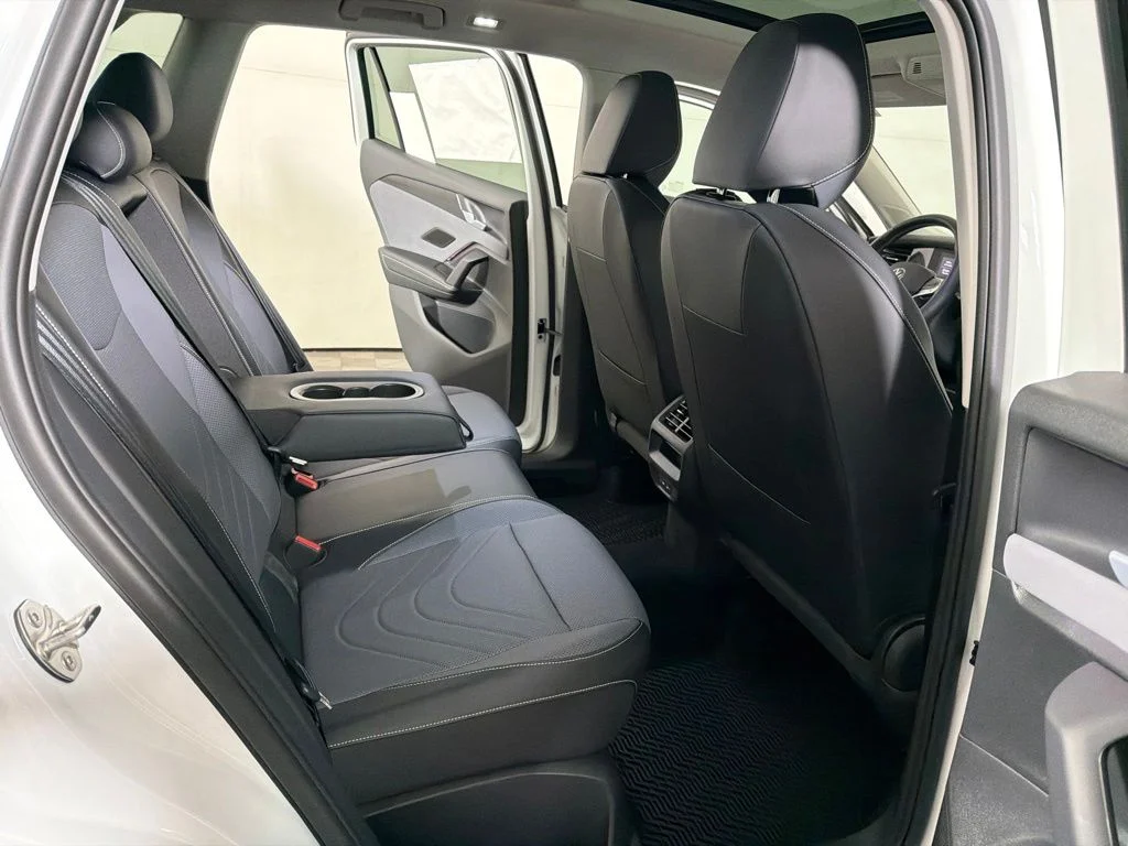 New 2026 White/off-white Volkswagen 2.0T SE image 22