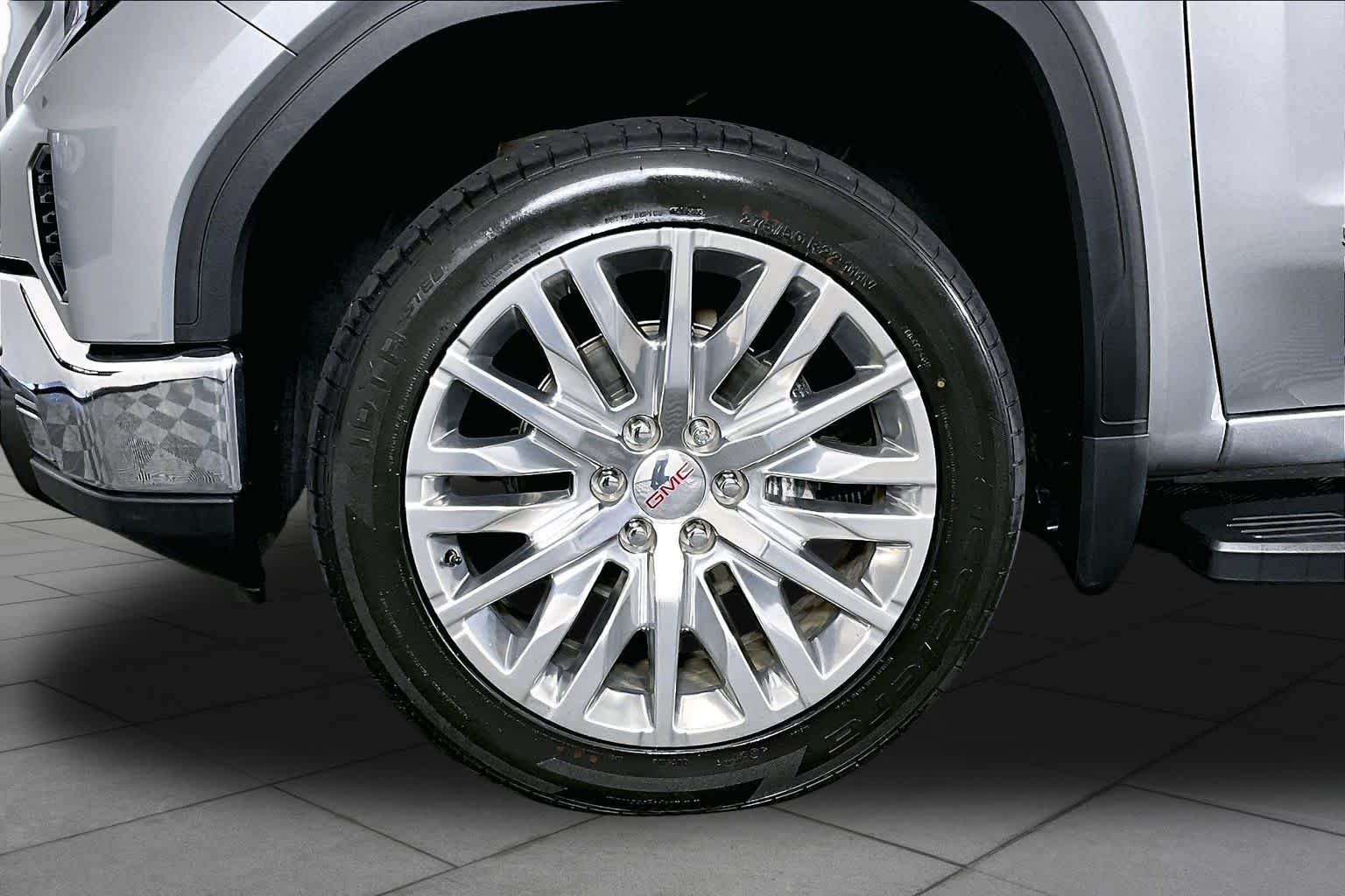 Used 2023 Sterling Metallic GMC SLT image 11