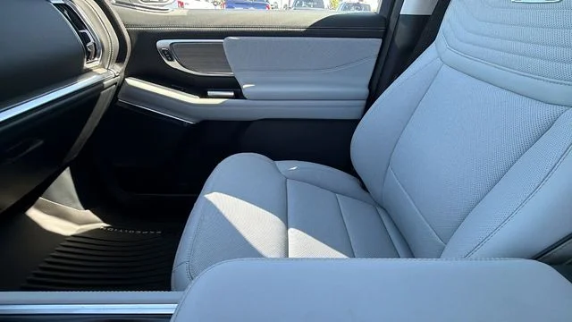New 2027 Star White Metallic Tri-Coat Ford MAX Platinum image 26
