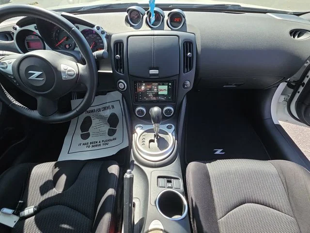 Used 2020 White Nissan Base image 10