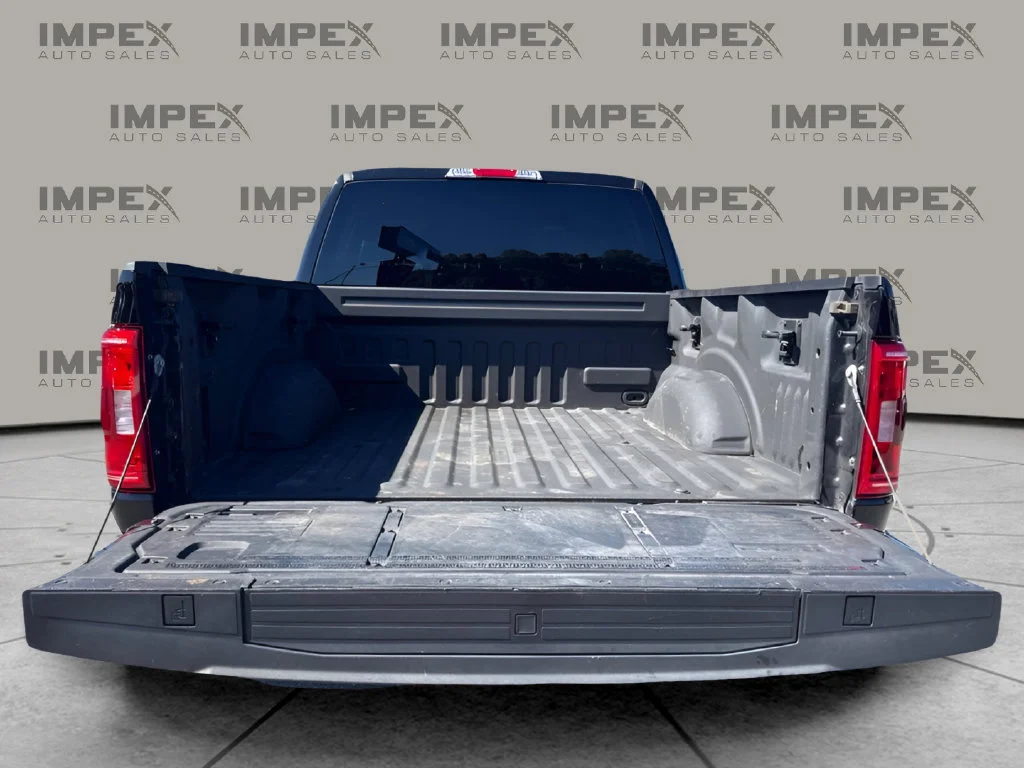 Used 2023 Black Ford XLT image 25