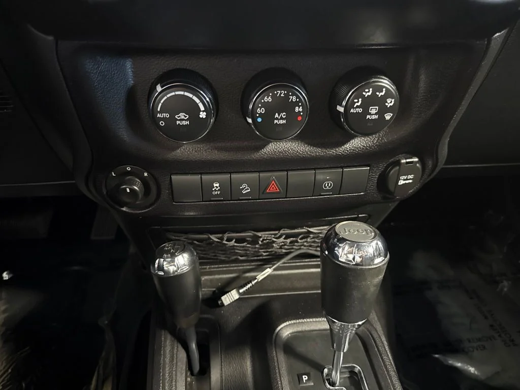 Used 2016 Black Jeep Unlimited Rubicon image 15