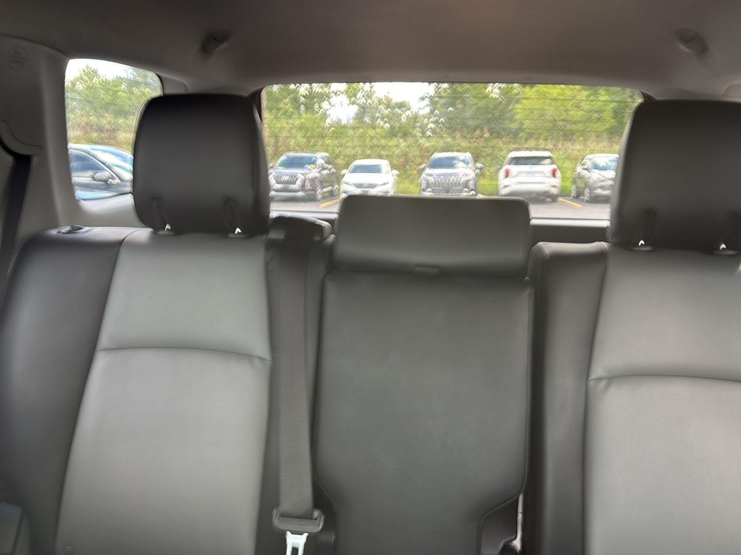 Used 2017 Super White Toyota SR5 Premium image 16