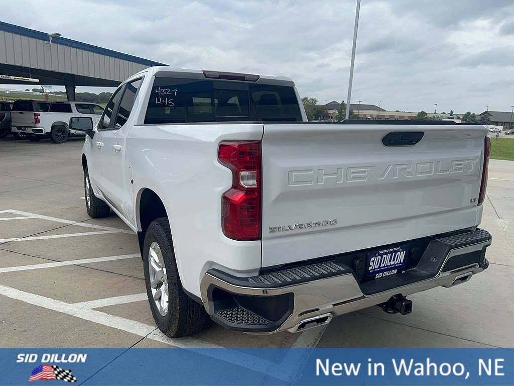 New 2026 Summit White Chevrolet LT image 3