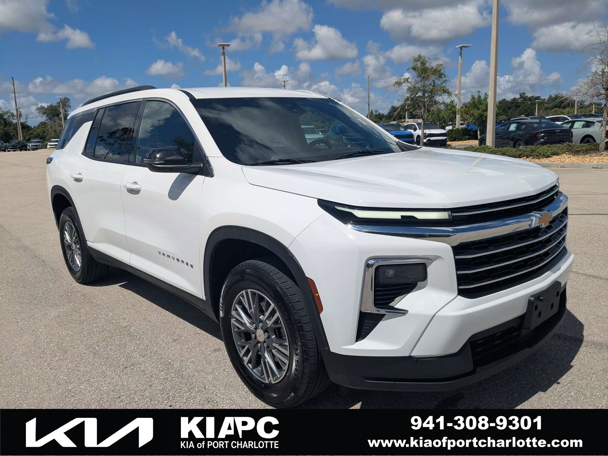 2025 Chevrolet Traverse FWD LT's photo