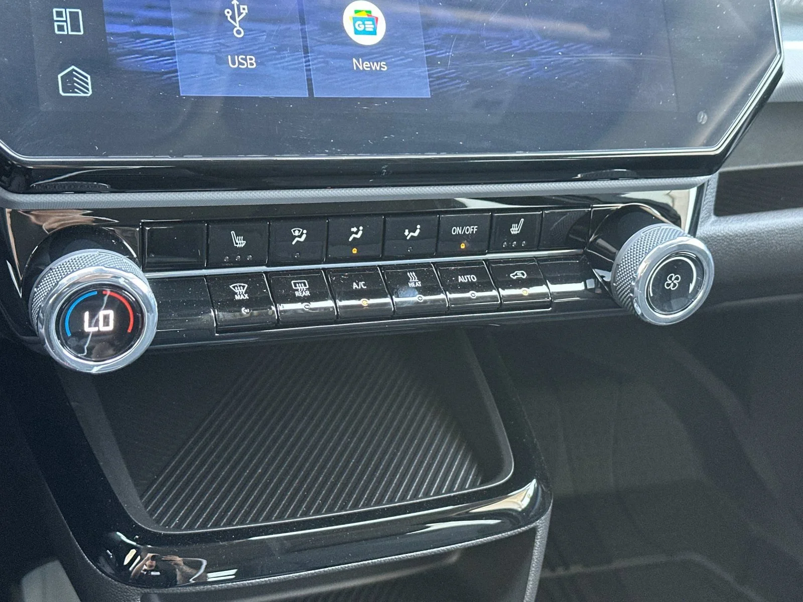 2027 Chevrolet Bolt LT - Photo 21