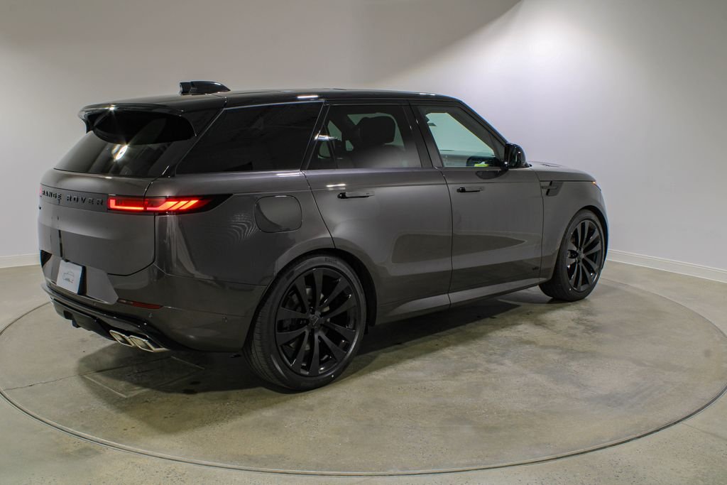 New 2026 Charente Grey Land Rover Dynamic SE P530 V8 image 5