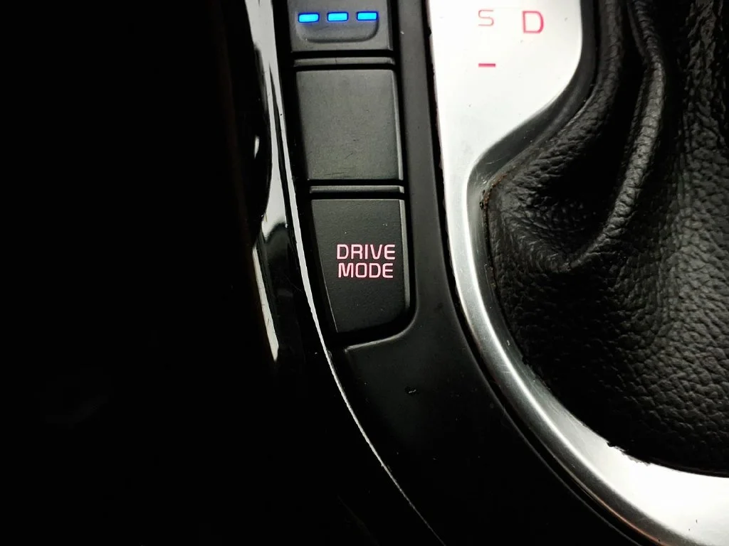 Used 2021 Black Kia EX image 23