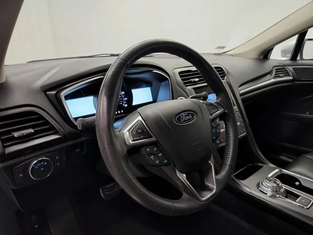 Used 2018 Silver Ford Titanium image 18