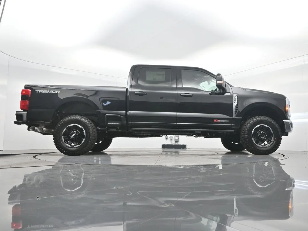 New 2026 Agate Black Metallic Ford F-250® Lariat® image 36