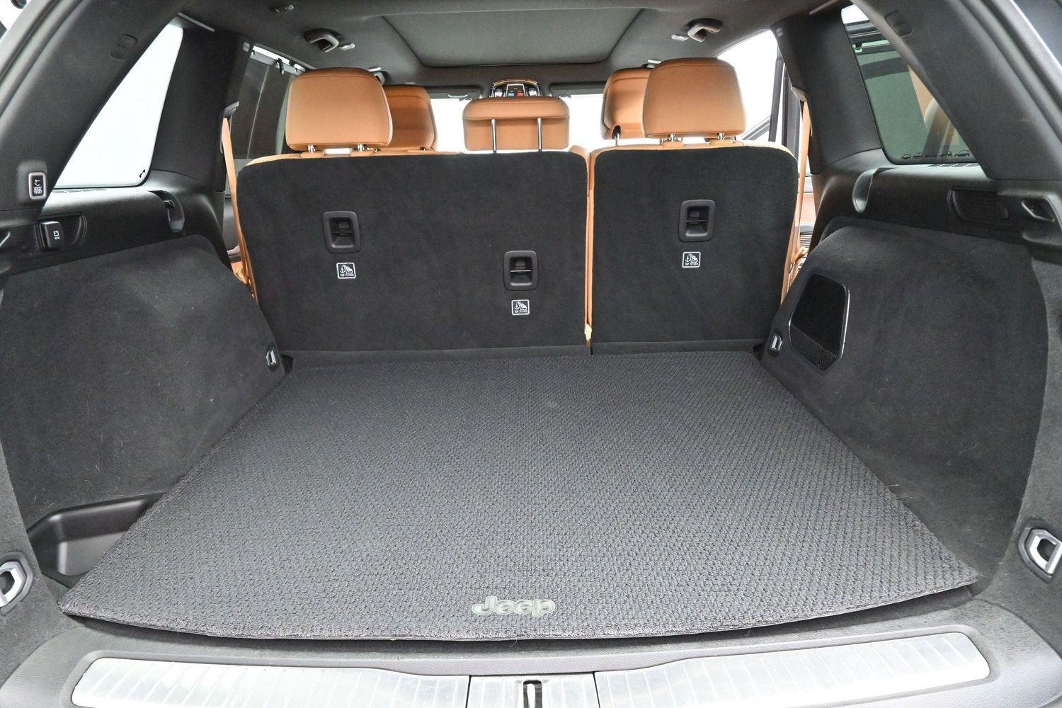 Used 2022 White Jeep Summit image 9