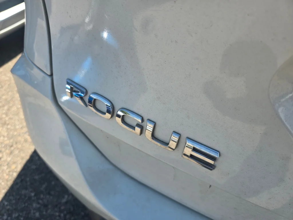 Used 2017 Pearl White Nissan SV image 19