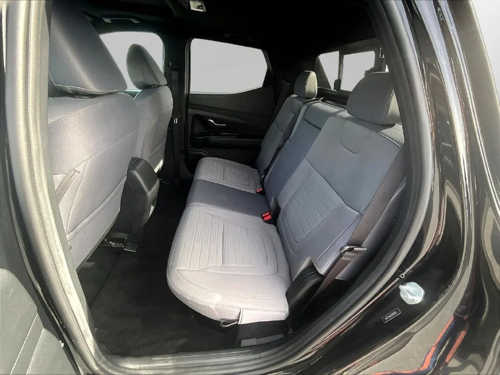 Used 2024 Black Hyundai SEL image 24