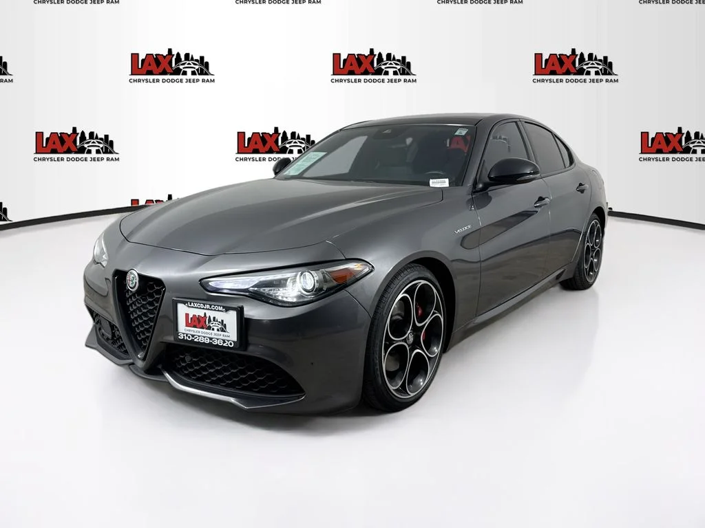 Used 2023 Gray Alfa Romeo Veloce image 3