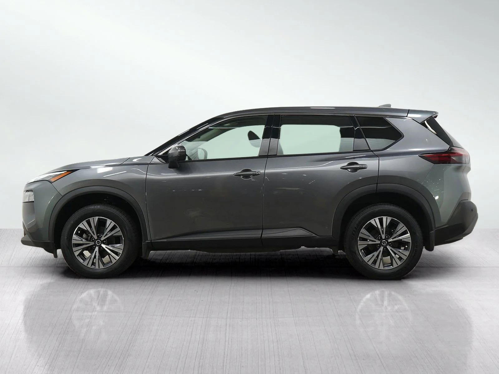 Used 2021 Nissan Rogue SV with VIN 5N1AT3BB6MC699890 for sale in Burnsville, Minnesota