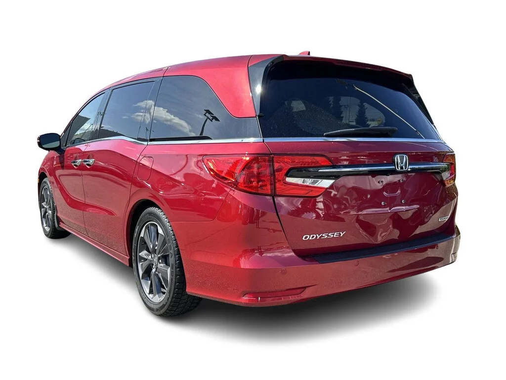 Used 2022 Radiant Red Metallic II Honda Touring No Accident History   Local BC   Clean Tit image 10