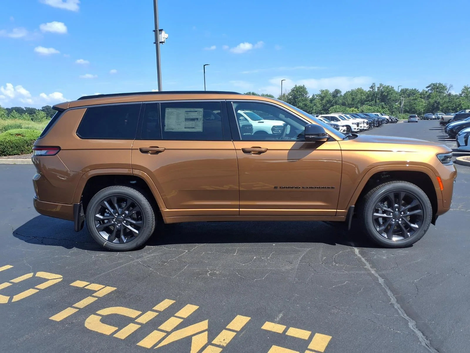 New 2026 Copper Shino Metallic Clear-Coat Exterior Paint Jeep Limited Reserve image 28