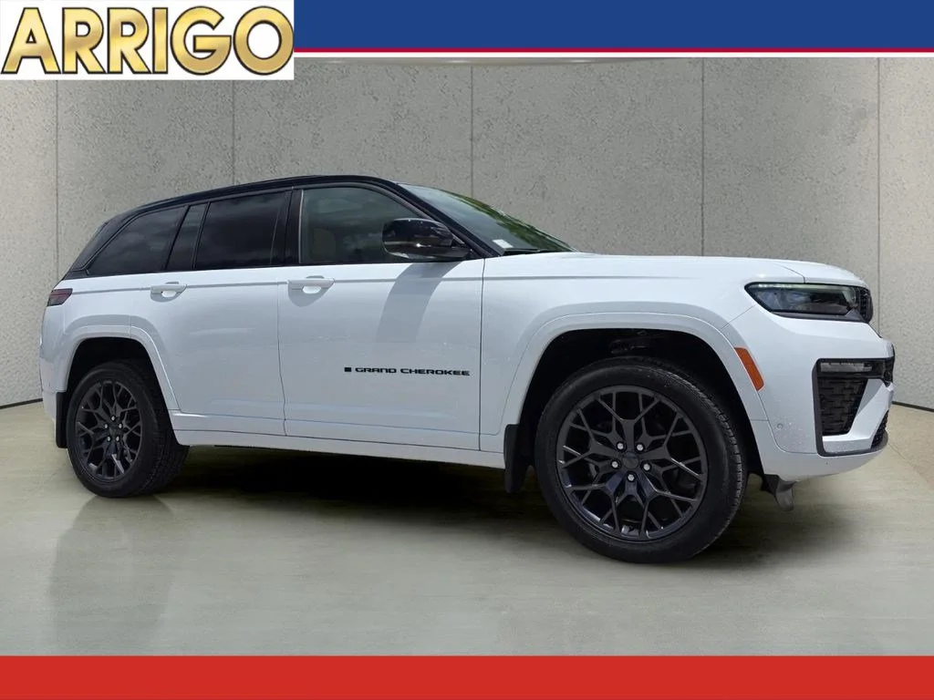2026 Jeep Grand Cherokee Summit 4x4's photo