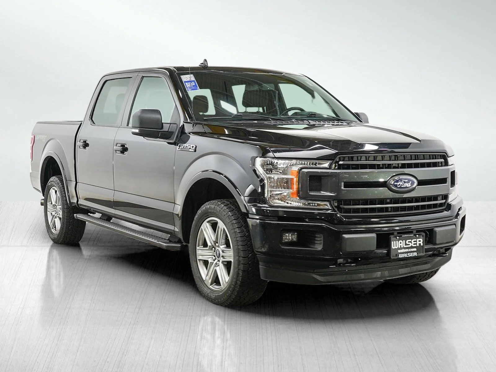 Used 2018  Ford XL image 7