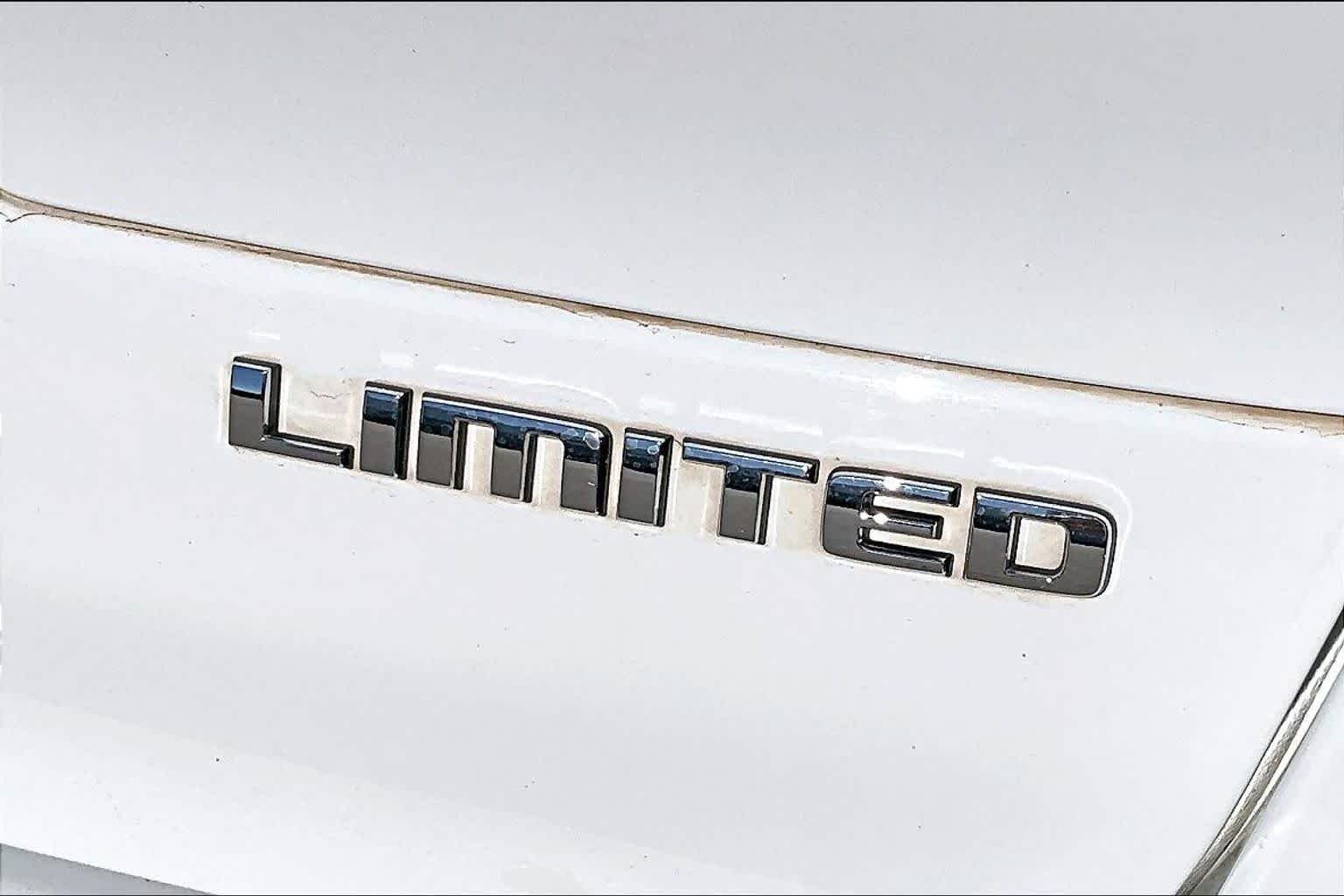 Used 2021 Bright White Clearcoat Jeep Limited image 11