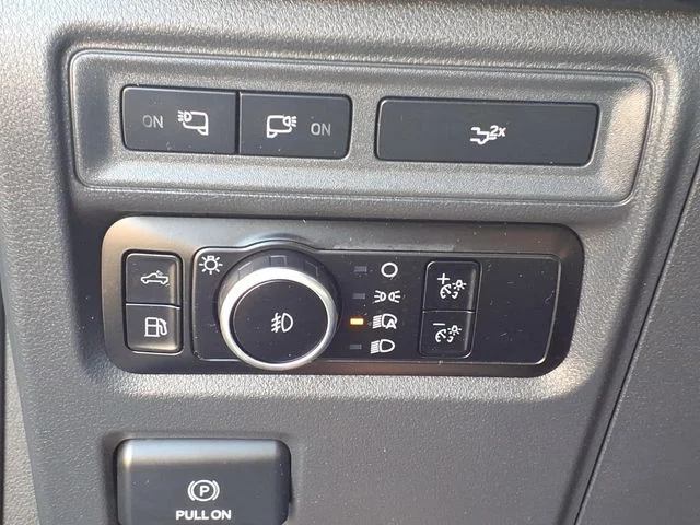 Used 2023 Oxford White Ford XLT image 14