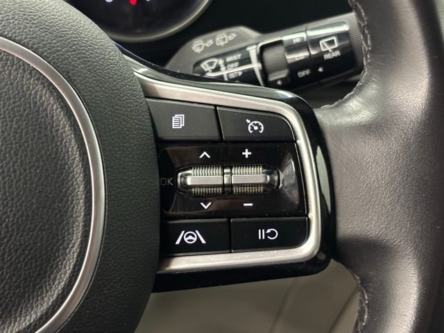 2024 Kia Carnival LX Seat Pkg - Photo 22