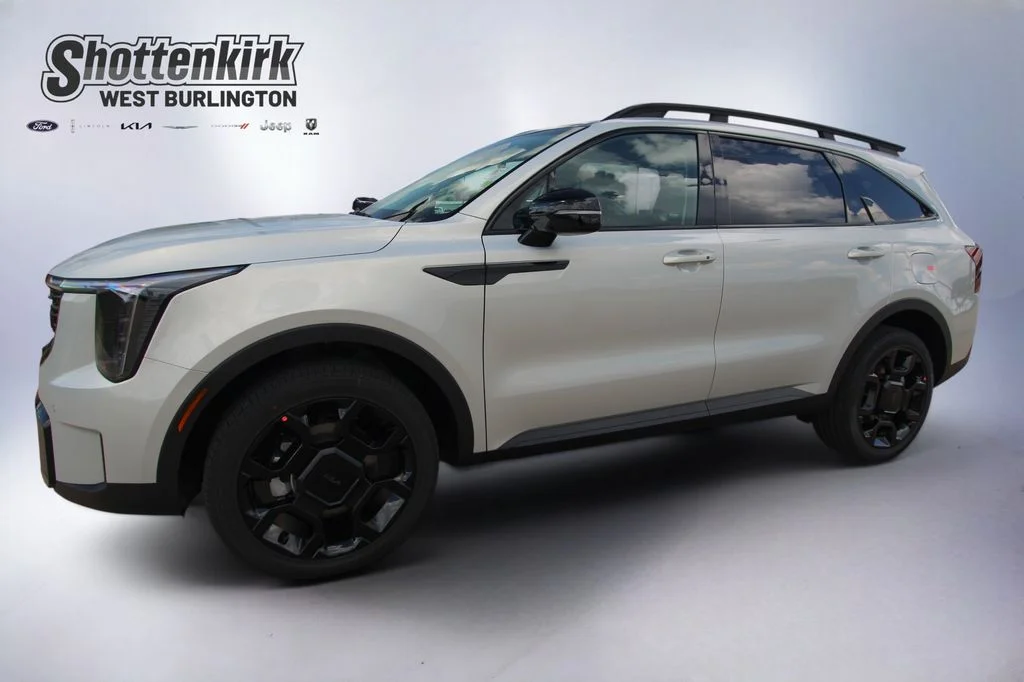 New 2026 Silver Kia  image 1