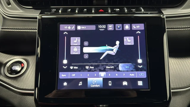 Used 2024 Silver Jeep Altitude X image 18