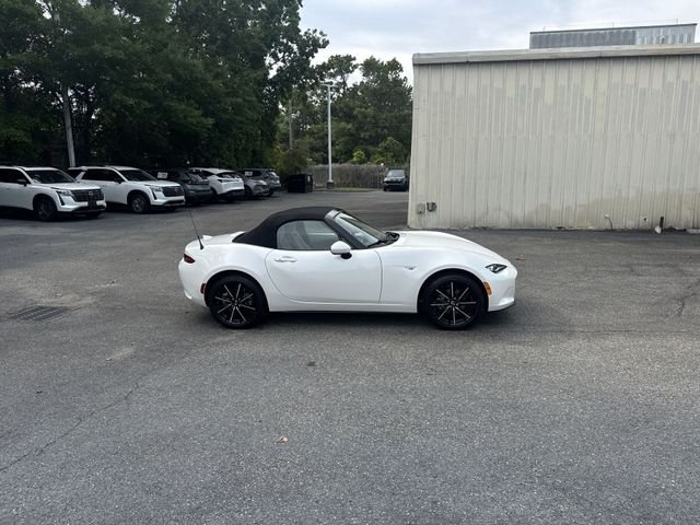 Used 2024 White Mazda Grand Touring image 4