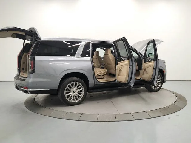 Used 2023 Silver Cadillac Premium image 15