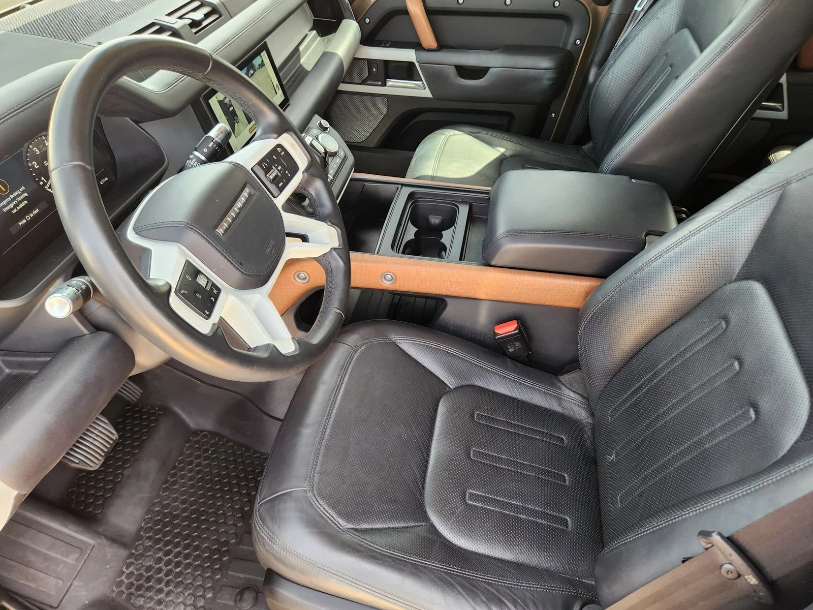 Used 2020 Green Land Rover HSE image 11