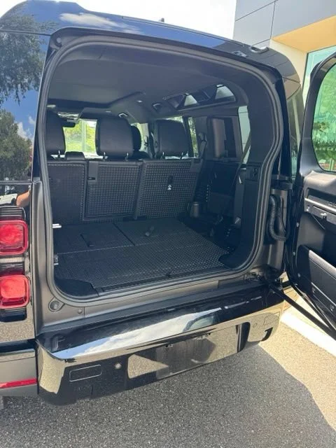 Used 2023 Gray Land Rover SE image 6