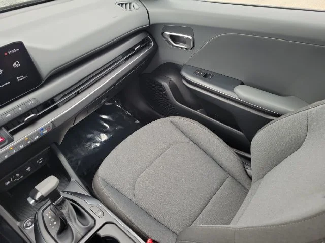 Used 2025 Black Kia LXS image 15