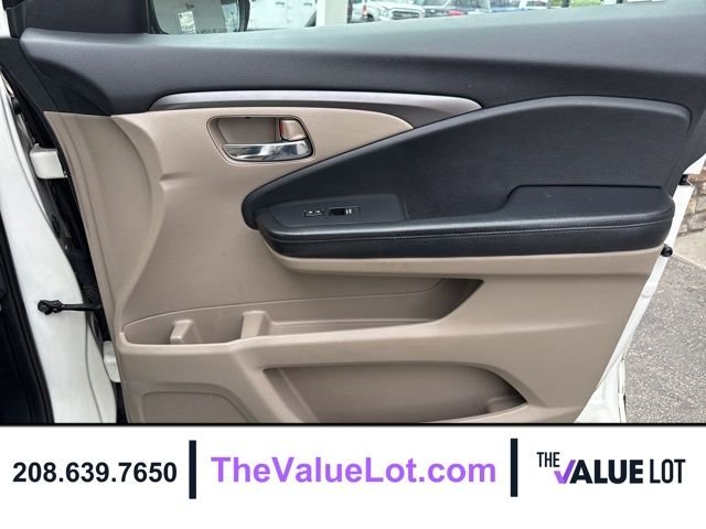Used 2016  Honda EX-L image 11