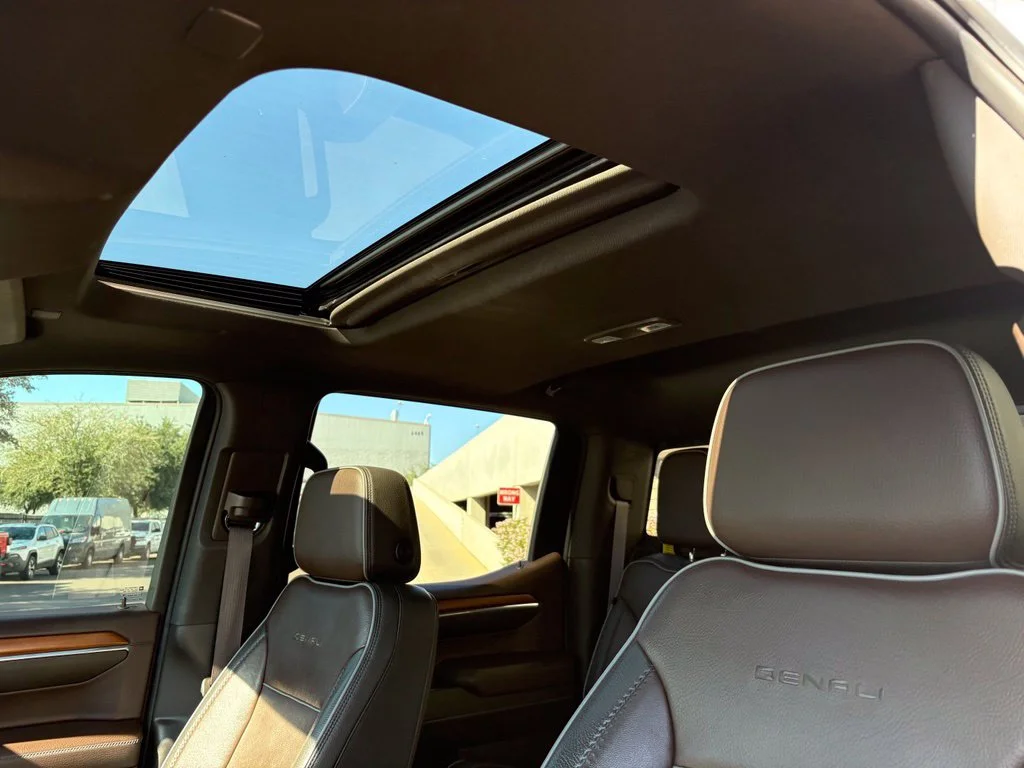 Used 2022 White GMC Denali image 10