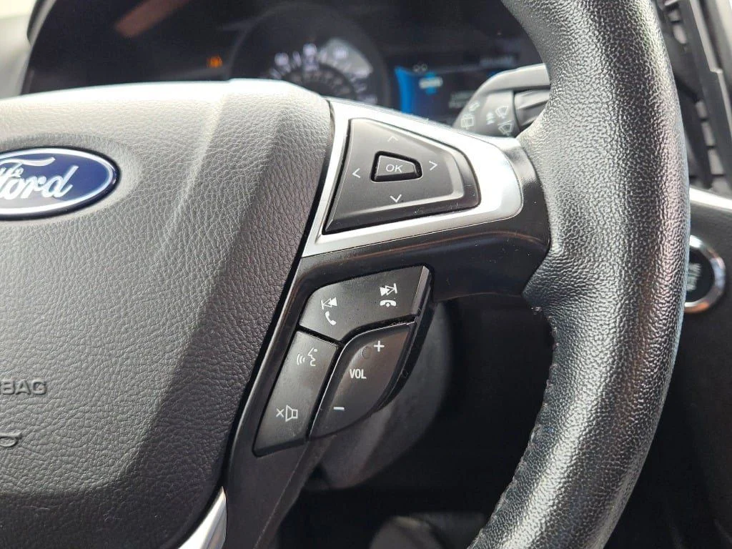 Used 2024 Black Metallic Ford SEL image 28