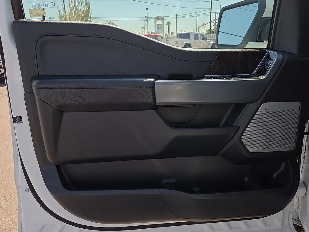 2023 Ford F-150 Lightning Lariat - Photo 13